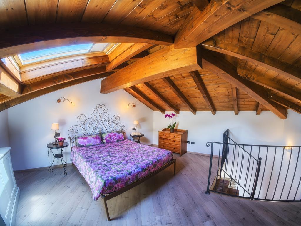 Villa Vinicia, Pool, Jacuzzi, Airco Domaso Szoba fotó