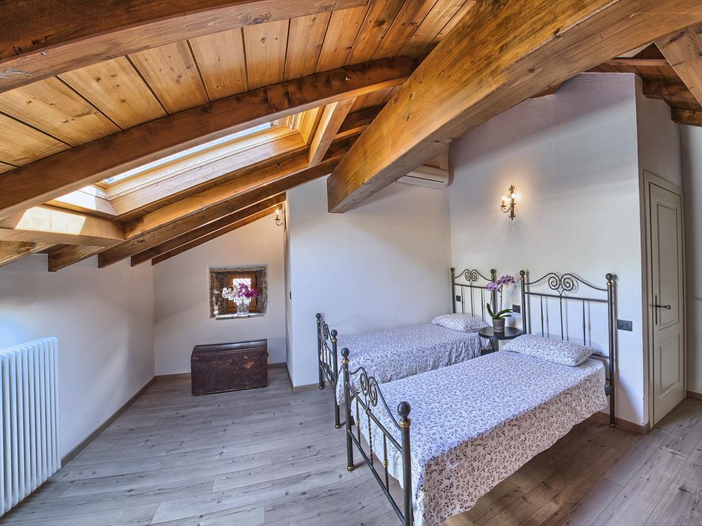 Villa Vinicia, Pool, Jacuzzi, Airco Domaso Szoba fotó